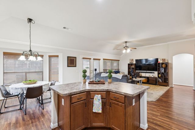 9600 Applewood Trail, Denton, TX 76207