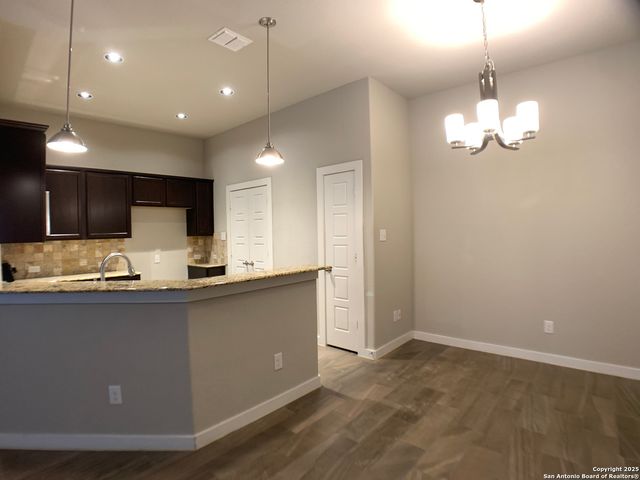 537 CREEKSIDE FRST, New Braunfels, TX 78130