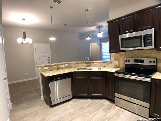 537 CREEKSIDE FRST, New Braunfels, TX 78130