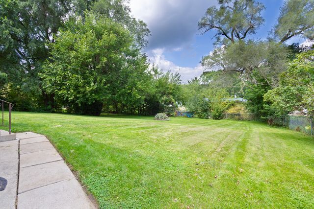 1104 Jasper Drive, Mchenry, IL 60051