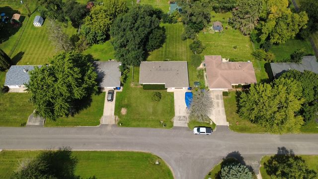 1104 Jasper Drive, Mchenry, IL 60051