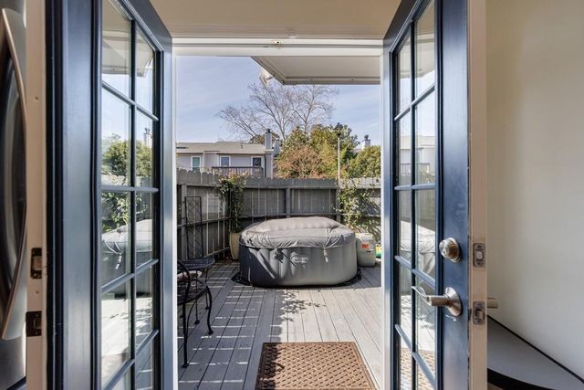 1011 Riverbend Club Drive, Atlanta, GA 30339