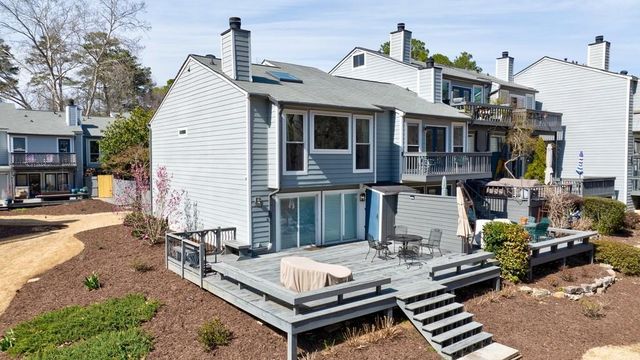 1011 Riverbend Club Drive, Atlanta, GA 30339