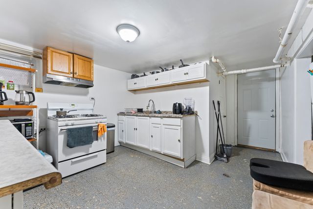 5037 W West End Avenue, Chicago, IL 60644