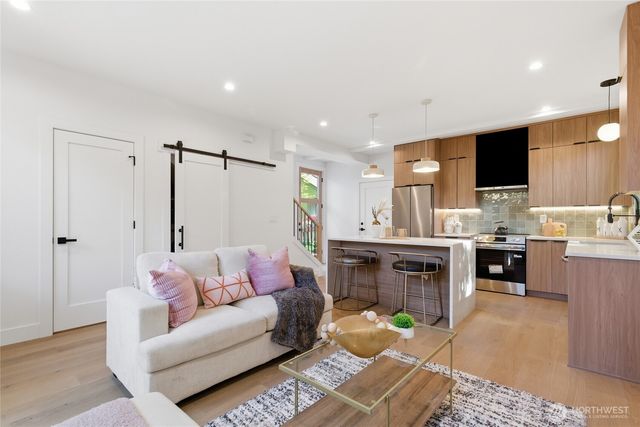 11731 Durland Avenue NE, Seattle, WA 98125
