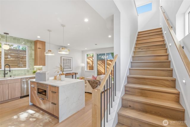 11731 Durland Avenue NE, Seattle, WA 98125