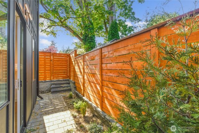 11731 Durland Avenue NE, Seattle, WA 98125