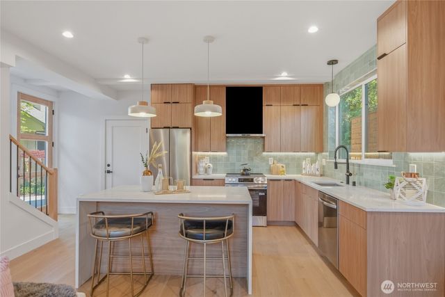 11731 Durland Avenue NE, Seattle, WA 98125