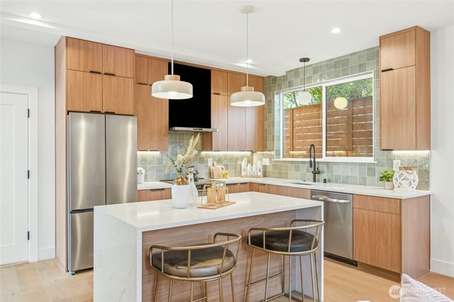 11731 Durland Avenue NE, Seattle, WA 98125