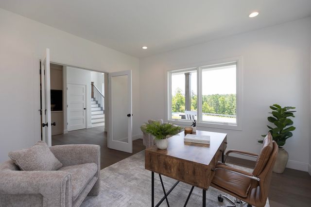 25 Indian Rock Road, Bedford, NH 03110