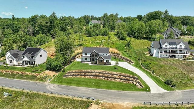 25 Indian Rock Road, Bedford, NH 03110