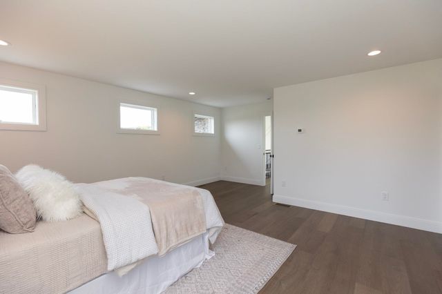 25 Indian Rock Road, Bedford, NH 03110