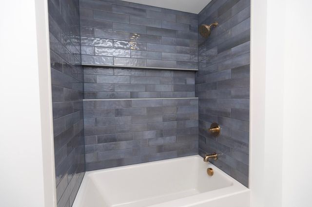 25 Indian Rock Road, Bedford, NH 03110