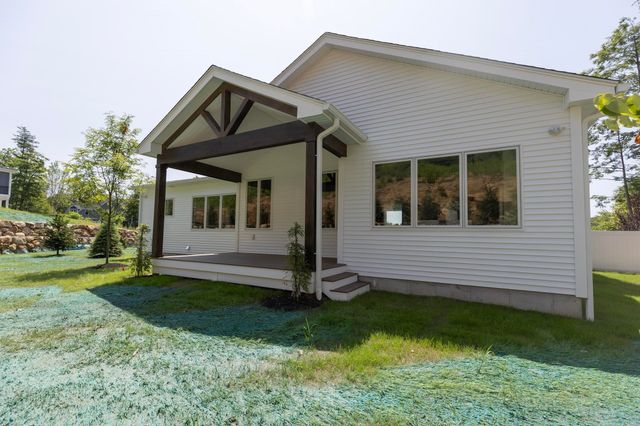 25 Indian Rock Road, Bedford, NH 03110