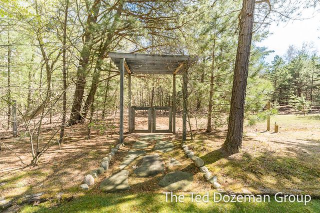16616 Riley Street, Park Twp, MI 49424
