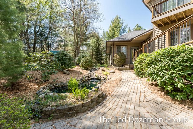 16616 Riley Street, Park Twp, MI 49424
