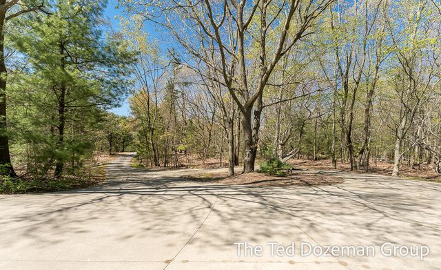 16616 Riley Street, Park Twp, MI 49424