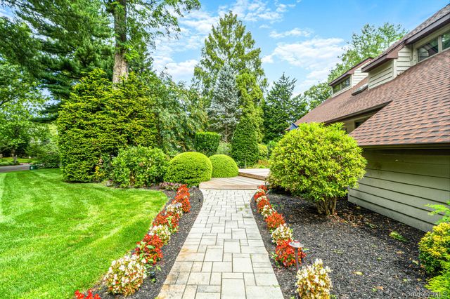 4 Kroft Court, Huntington, NY 11743