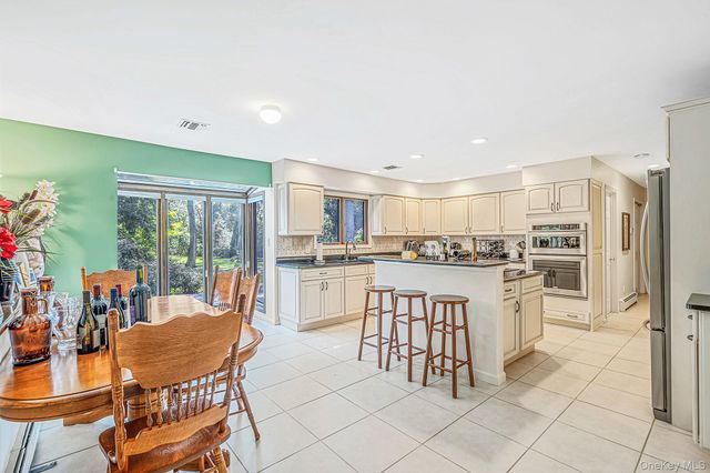 4 Kroft Court, Huntington, NY 11743
