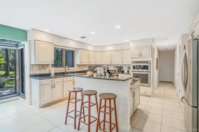 4 Kroft Court, Huntington, NY 11743