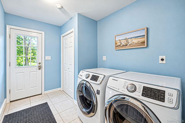 4 Kroft Court, Huntington, NY 11743