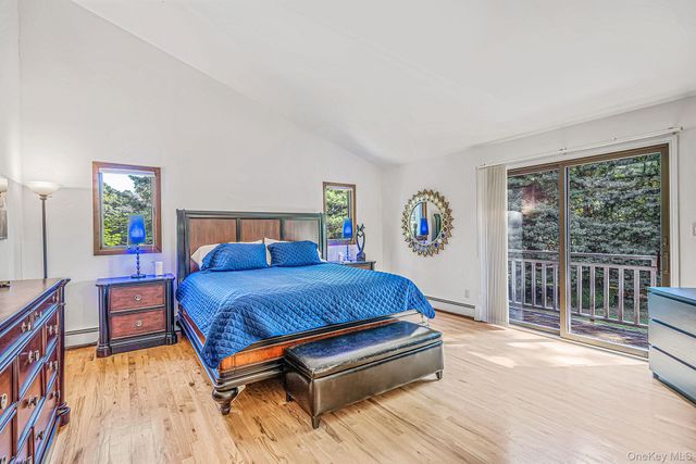 4 Kroft Court, Huntington, NY 11743