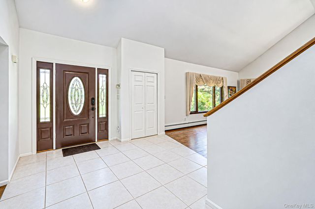 4 Kroft Court, Huntington, NY 11743