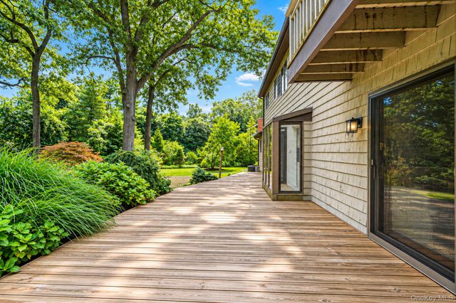 4 Kroft Court, Huntington, NY 11743