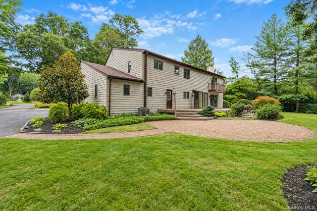 4 Kroft Court, Huntington, NY 11743