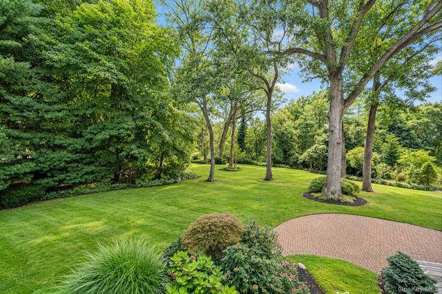 4 Kroft Court, Huntington, NY 11743