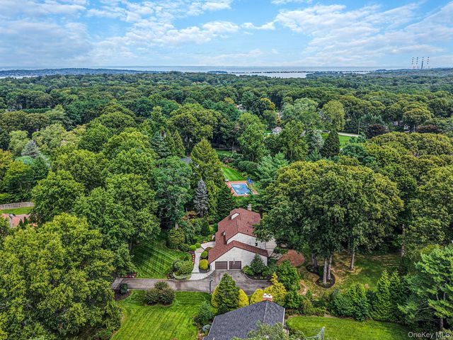 4 Kroft Court, Huntington, NY 11743