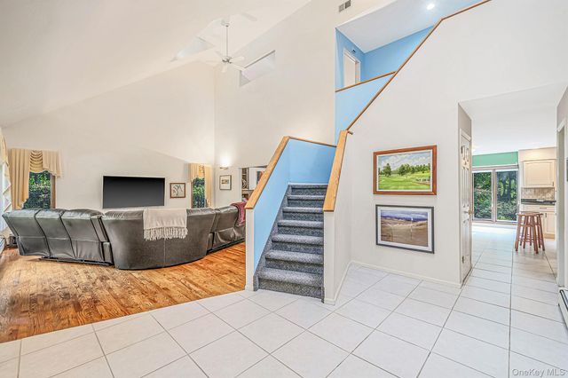 4 Kroft Court, Huntington, NY 11743