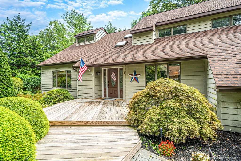 4 Kroft Court, Huntington, NY 11743 — photo 3