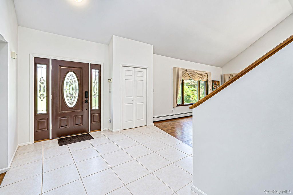 4 Kroft Court, Huntington, NY 11743 — photo 4