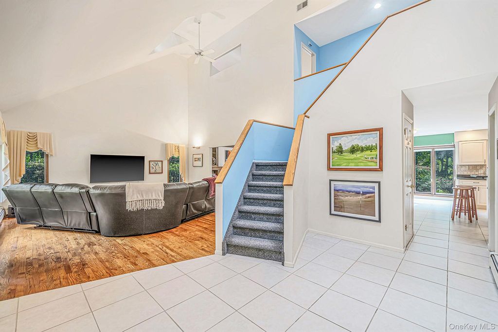 4 Kroft Court, Huntington, NY 11743 — photo 5