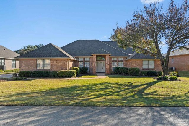 2640 Masters Blvd, Navarre, FL 32566