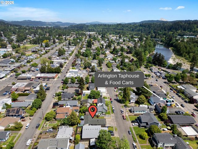 160 W BERKELEY St, Gladstone, OR 97027