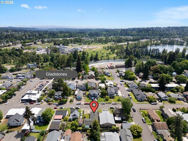 160 W BERKELEY St, Gladstone, OR 97027
