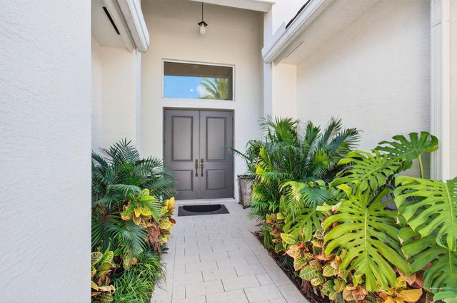 19886 Meadowside Lane, Boca Raton, FL 33498