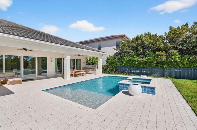 19886 Meadowside Lane, Boca Raton, FL 33498