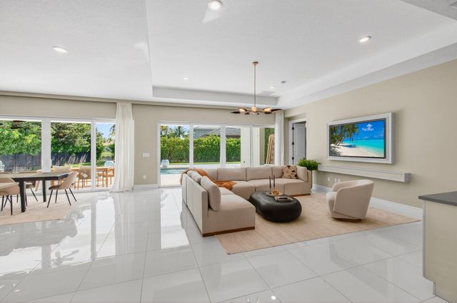 19886 Meadowside Lane, Boca Raton, FL 33498
