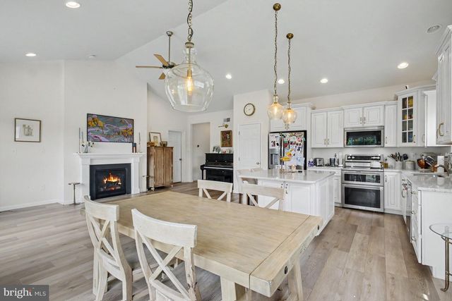 1223 HERSHEY LN, Lancaster, PA 17601
