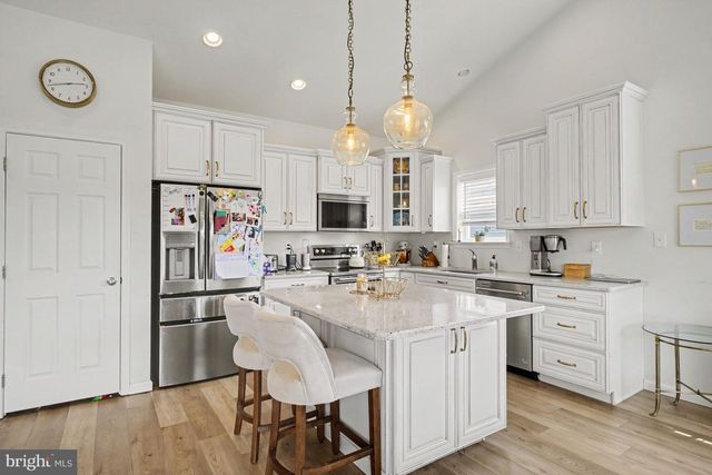 1223 HERSHEY LN, Lancaster, PA 17601