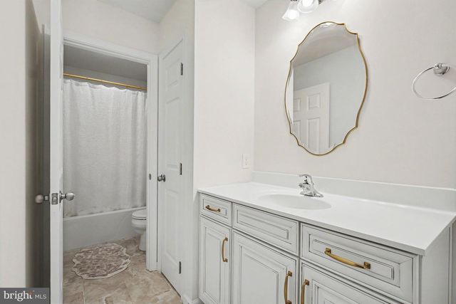 1223 HERSHEY LN, Lancaster, PA 17601