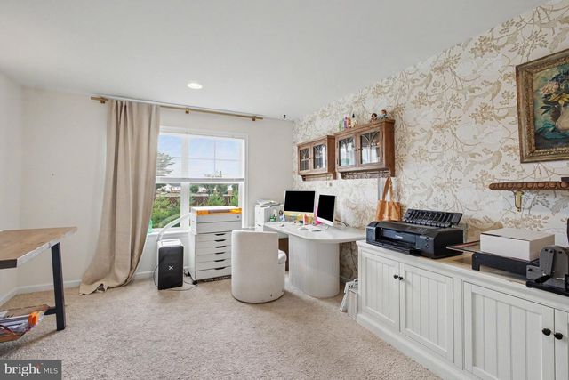 1223 HERSHEY LN, Lancaster, PA 17601