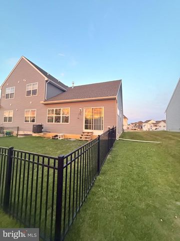 1223 HERSHEY LN, Lancaster, PA 17601