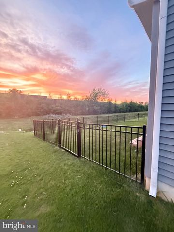 1223 HERSHEY LN, Lancaster, PA 17601