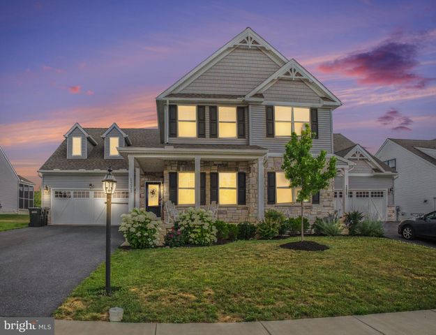 1223 HERSHEY LN, Lancaster, PA 17601