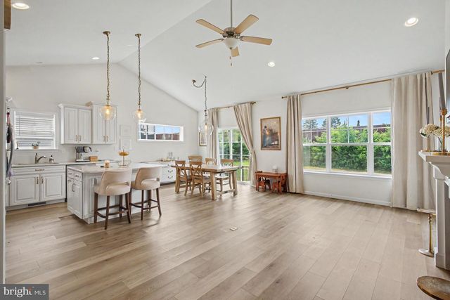 1223 HERSHEY LN, Lancaster, PA 17601