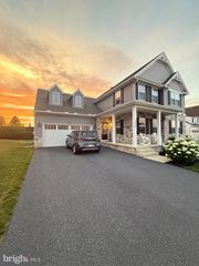 1223 HERSHEY LN, Lancaster, PA 17601